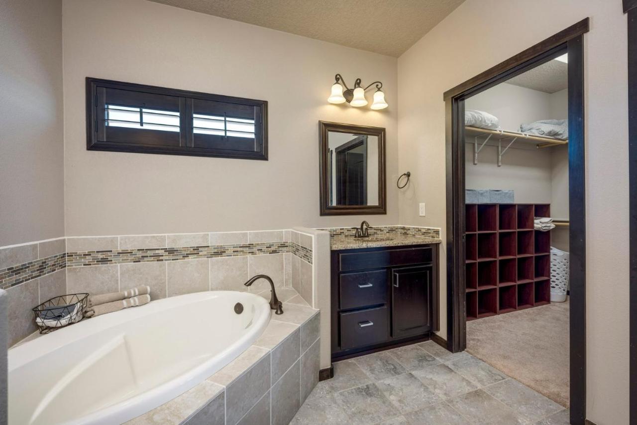 Turtleback Oasis - Minutes To Lake, Hot Springs, Golf - Luxurious, Spacious And Equipped Elephant Butte Exterior foto